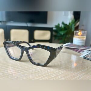 Designer glasses with lenses